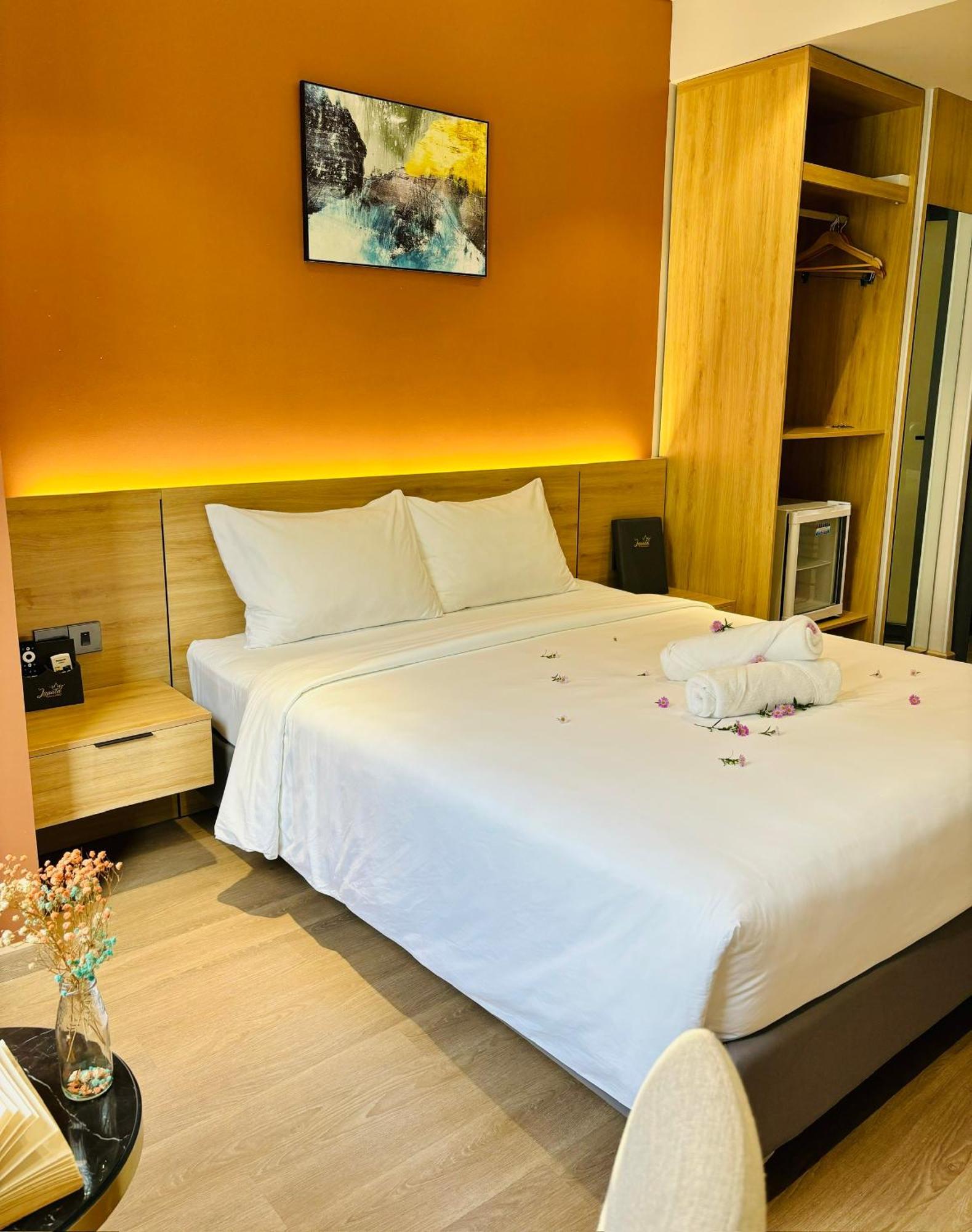 Laputa Hotel Фу Куок Екстериор снимка